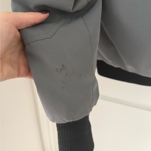 Canada Goose Chilliwack Bomber with Fur Hood - Gray - Small - Picture 6 of 8